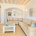 Magenta Villa